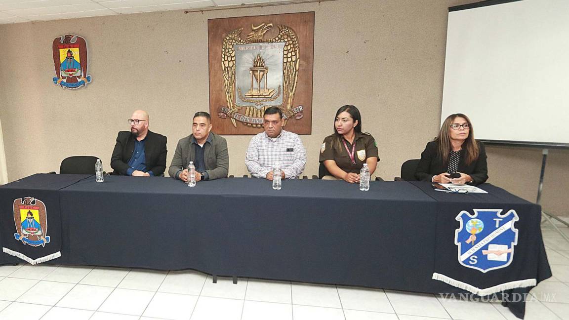 Con panel celebra la Universidad Autónoma de Coahuila el Día Nacional de Trabajo Social