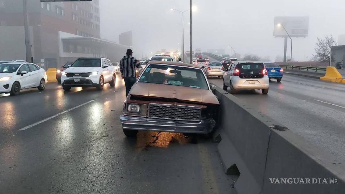 Choques por neblina mañanera provocan caos en Saltillo