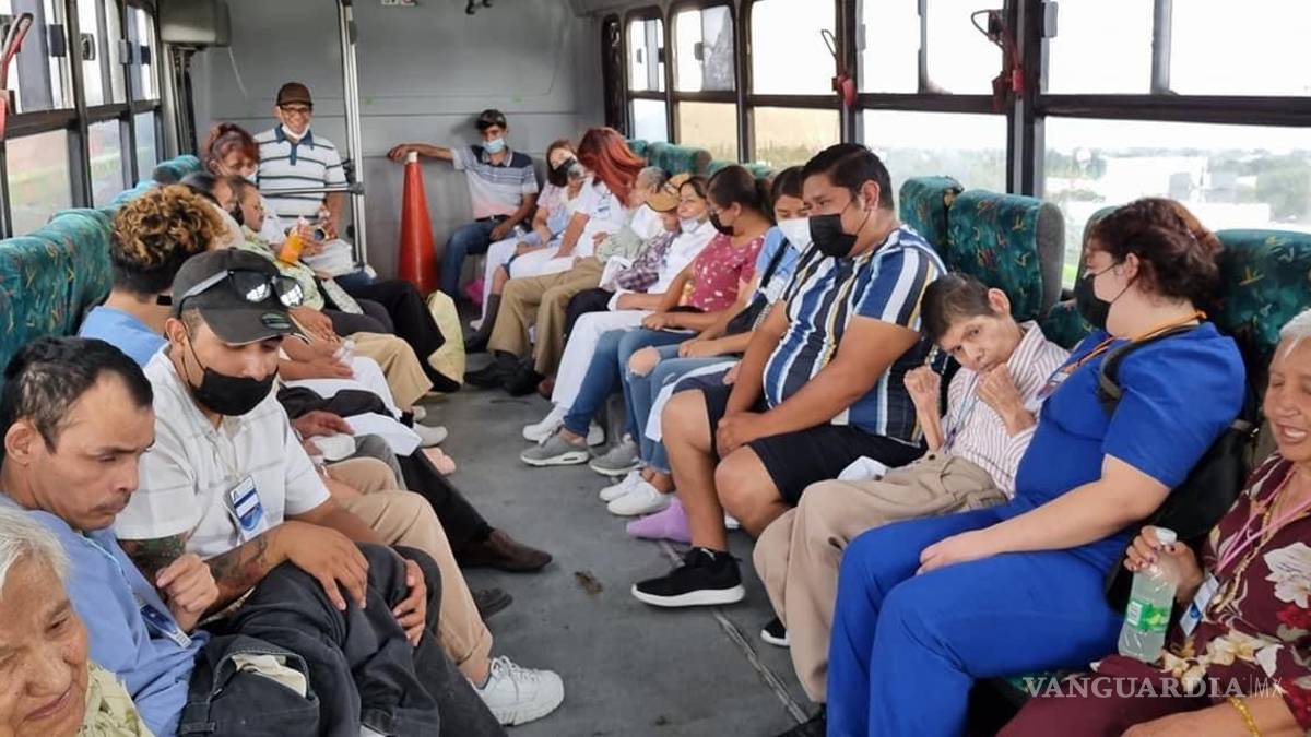 ‘Gozamos como chiquillos’; adultos mayores de asilo visitaron la Feria Saltillo (video)