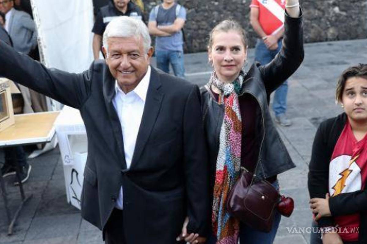 Esposa, hijos y hasta choferes de AMLO, entre objetivos del programa de espionaje Pegasus
