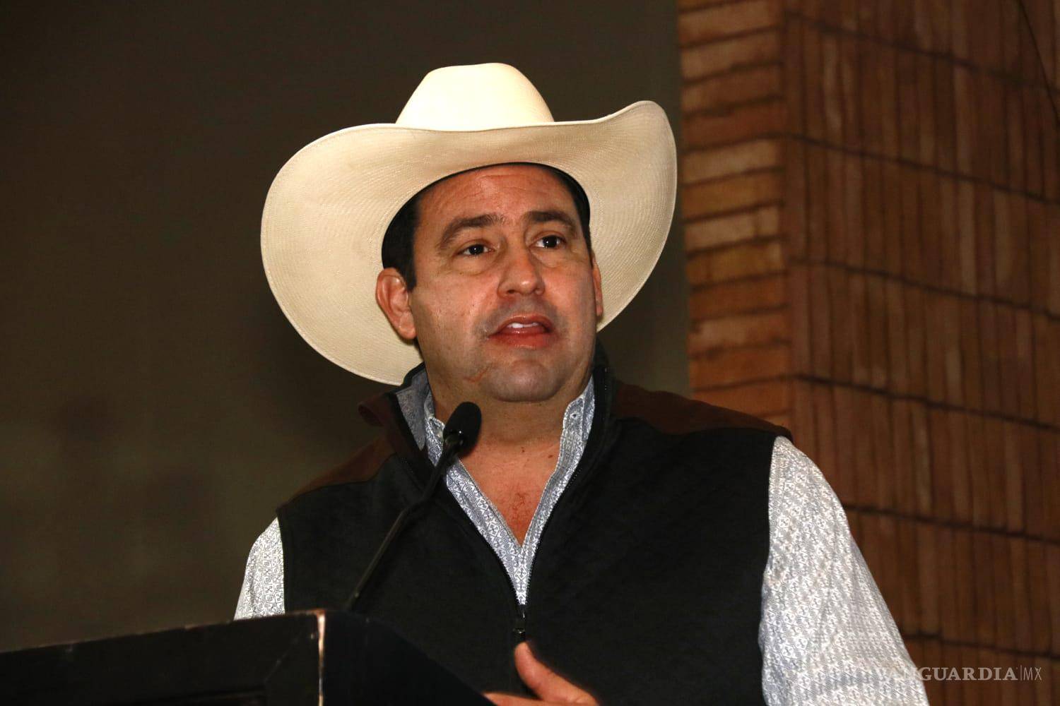 $!El evento reunió a académicos, investigadores y autoridades municipales, quienes destacaron la importancia de impulsar la innovación y la inversión en el campo.