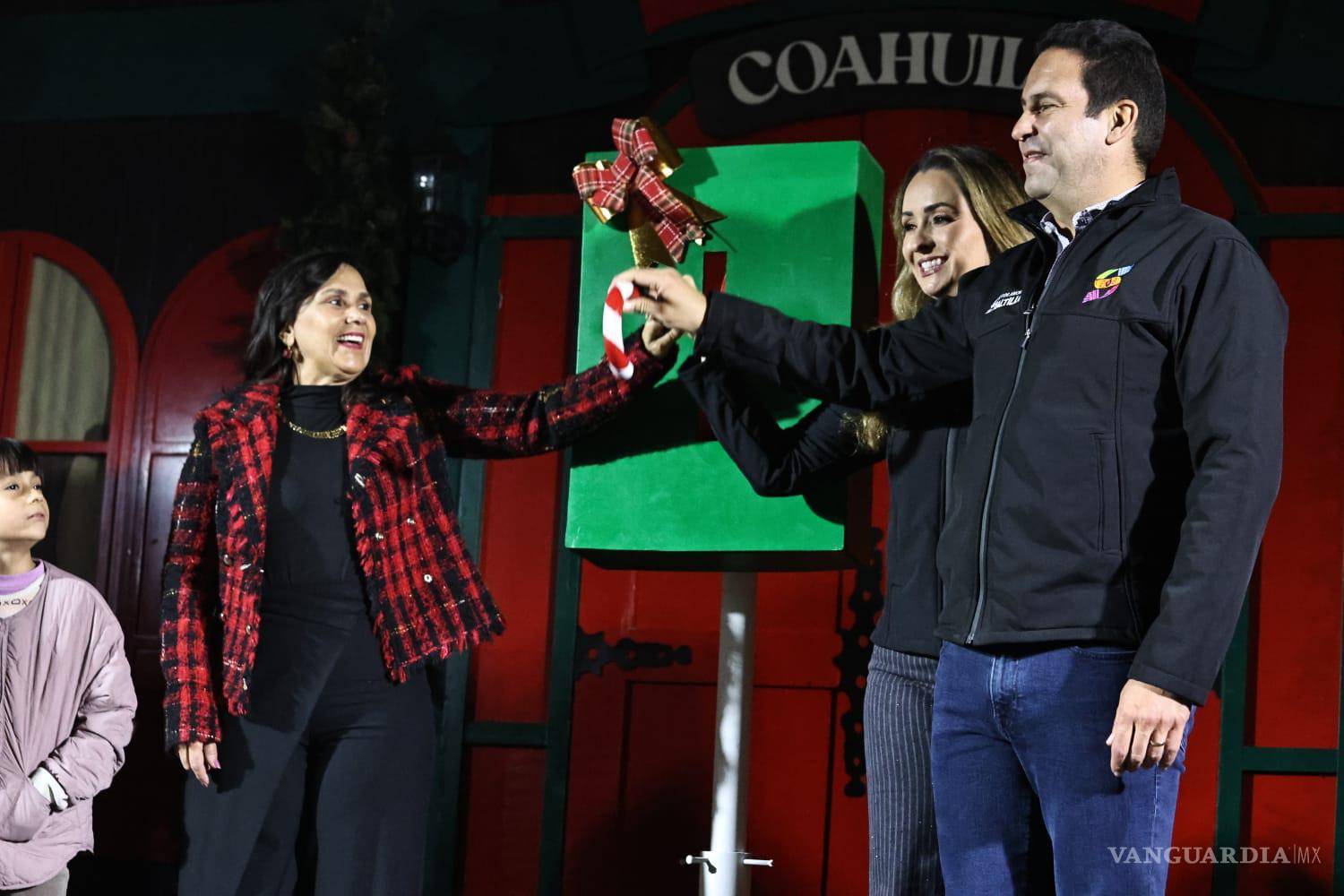 $!Liliana Salinas, presidenta honoraria del DIF estatal, destacó el apoyo del gobierno municipal y la importancia de esta festividad para todos los saltillenses.