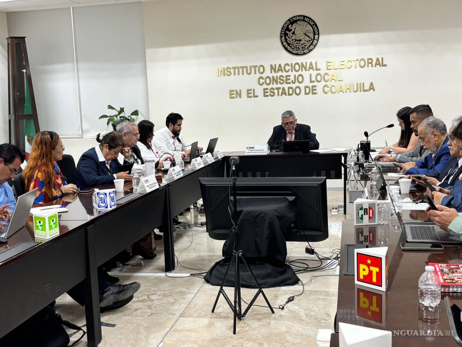 $!Cerca de seis mil observadores electorales fueron acreditados para supervisar el desarrollo de la jornada electoral en Coahuila este 7 de junio.