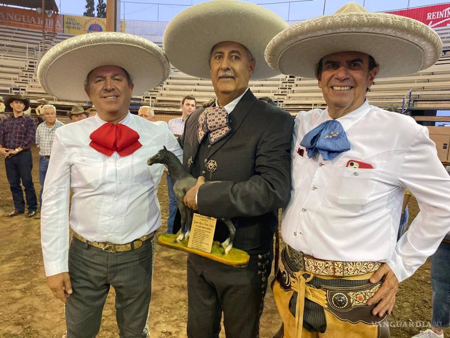 $!La charrería en la vida del ingeniero Dávila Salinas, le ha dejado grandes amistades a lo largo de los años.