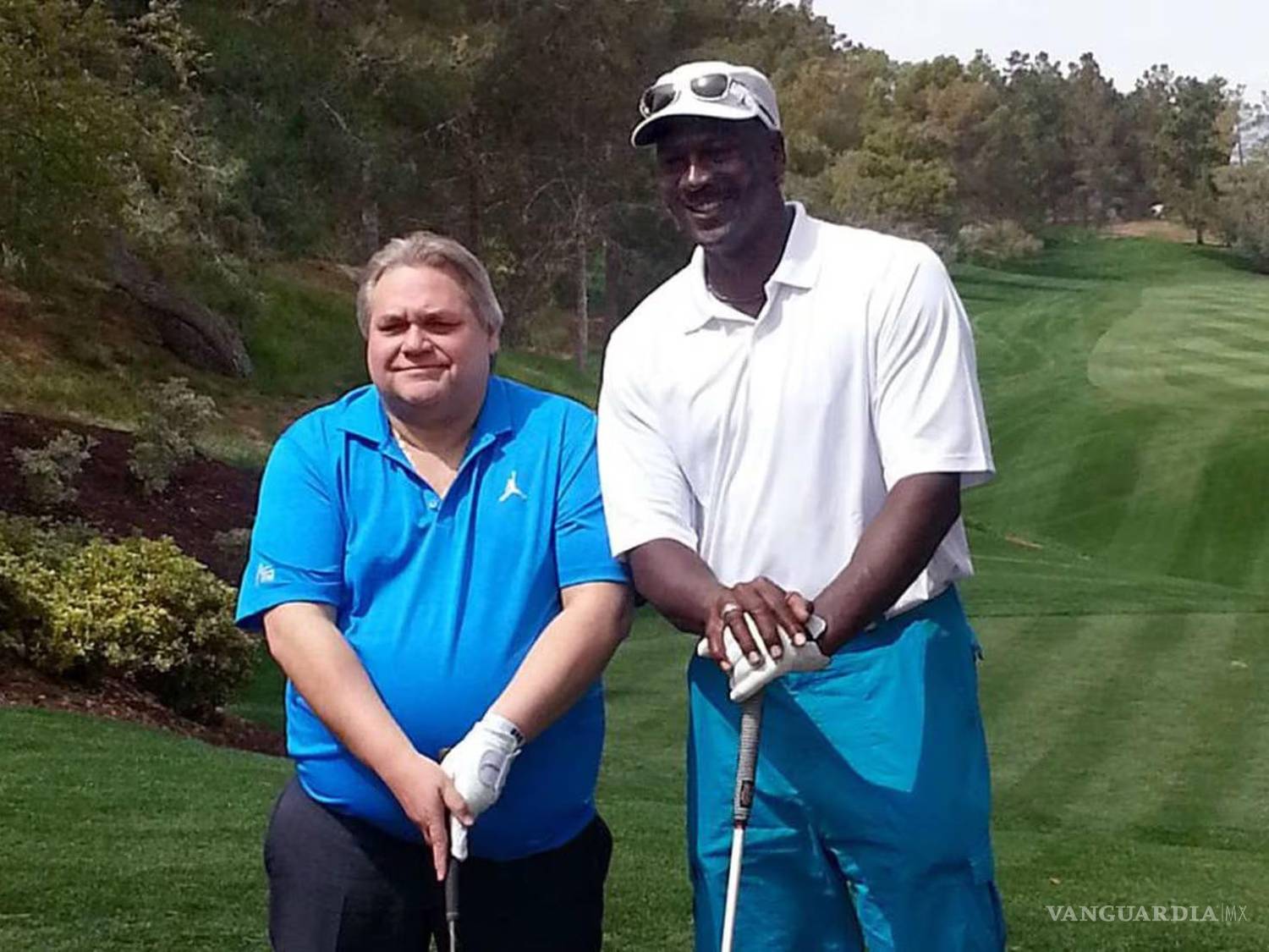 $!Carlos Bremer tenía una relación cercana con el basquetbolista Michael Jordan, quien era su ídolo deportivo.