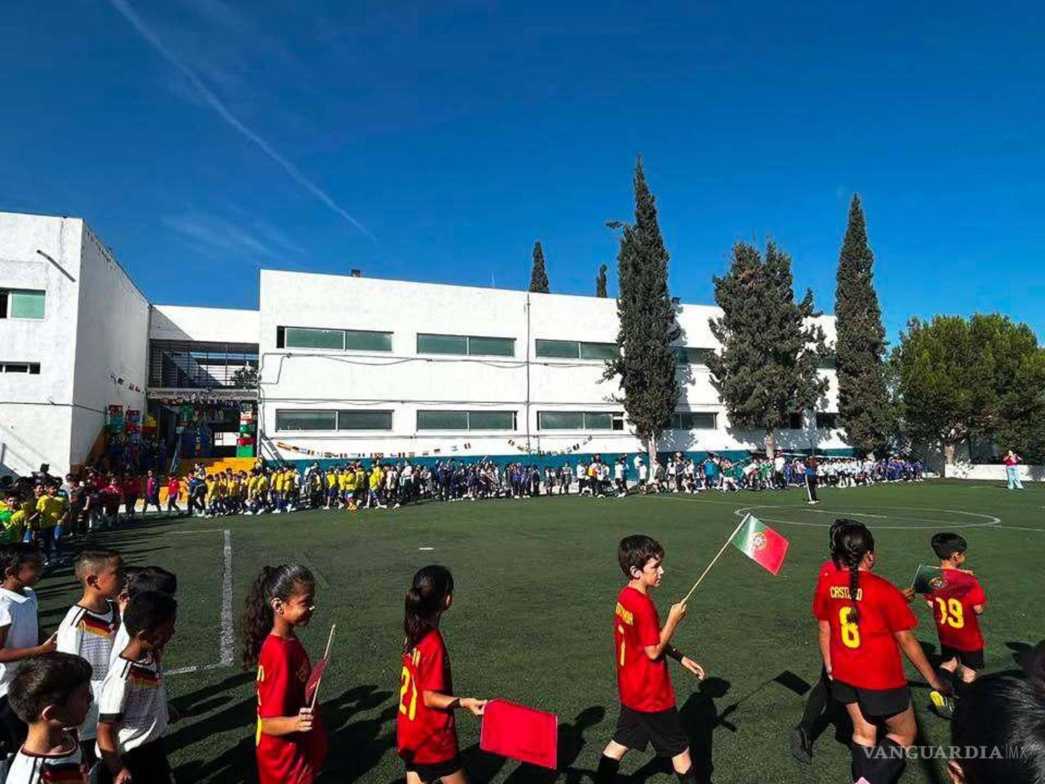 $!El Mundial llegó a las aulas de Saltillo mediante actividades recreativas y académicas inspiradas en la máxima justa del futbol (Colegio San José).