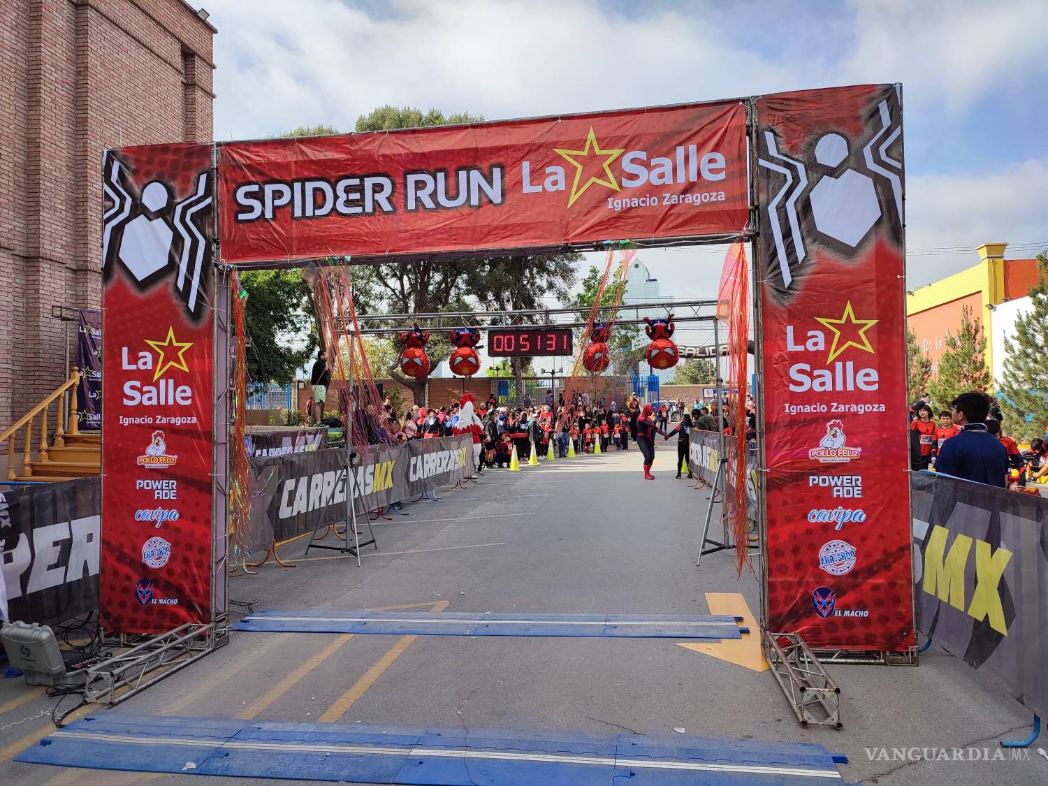 $!La carrera reunió a 1,200 participantes en las instalaciones del Colegio Ignacio Zaragoza de La Salle.