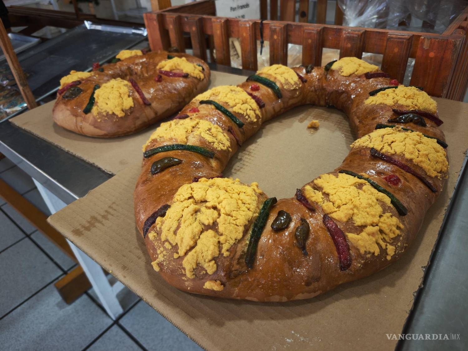 $!Durante la temporada de Reyes, los precios de las roscas gourmet y temáticas pueden superar los 400 pesos, dependiendo del diseño y los ingredientes.