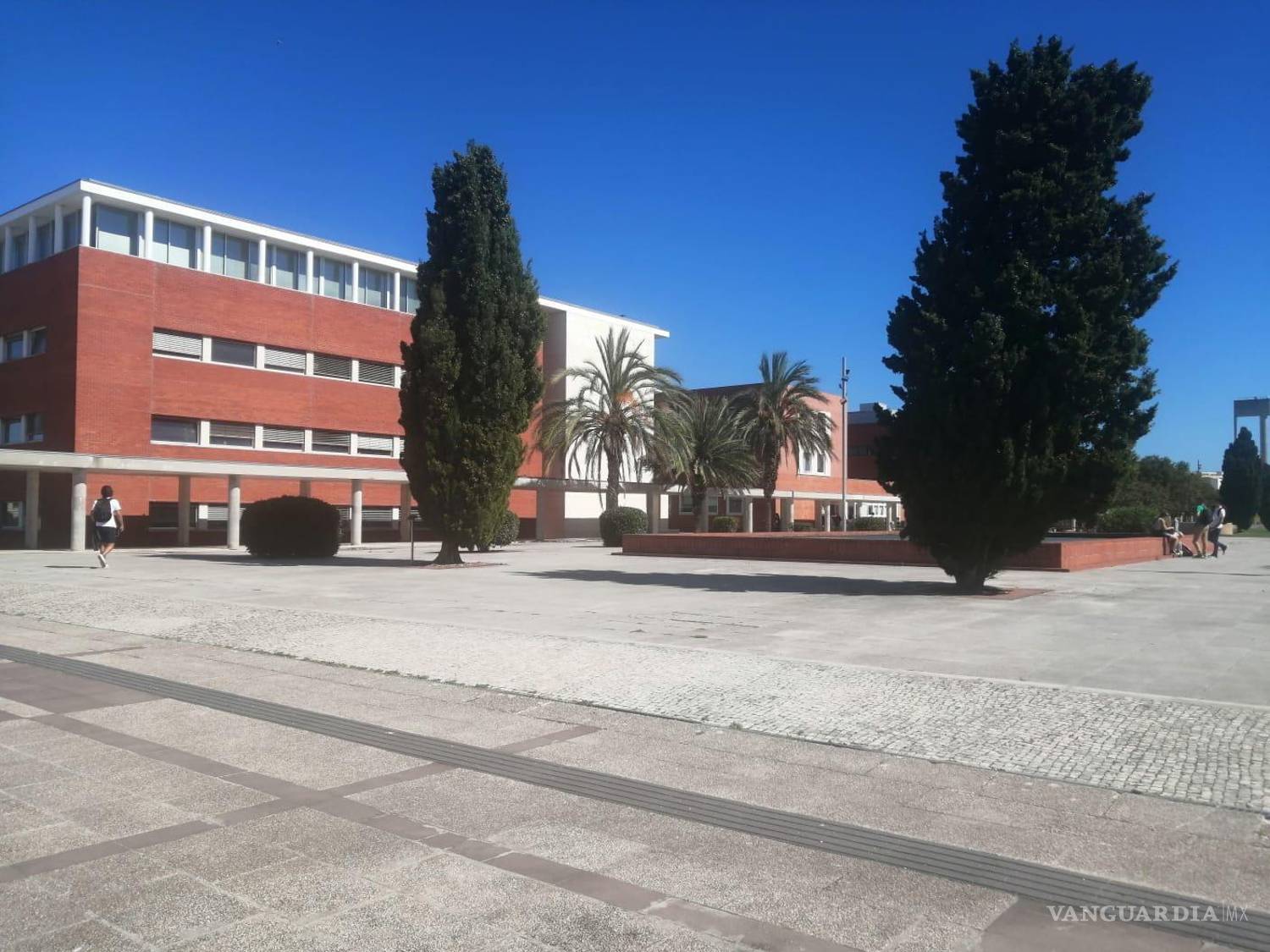 $!En el 2023, en la Universidad de Aveiro, Portugal, Brenda presentó su investigación.