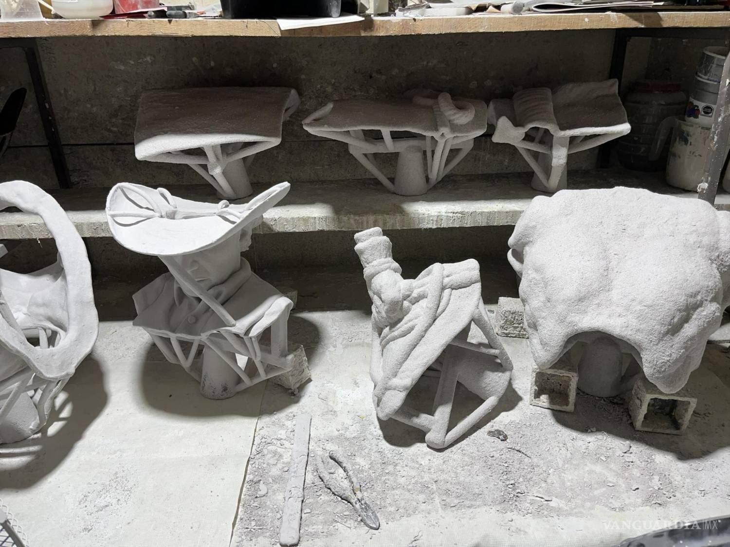 $!Los segmentos con el recubrimiento cerámico. Aquí es donde se verterá el bronce fundido.