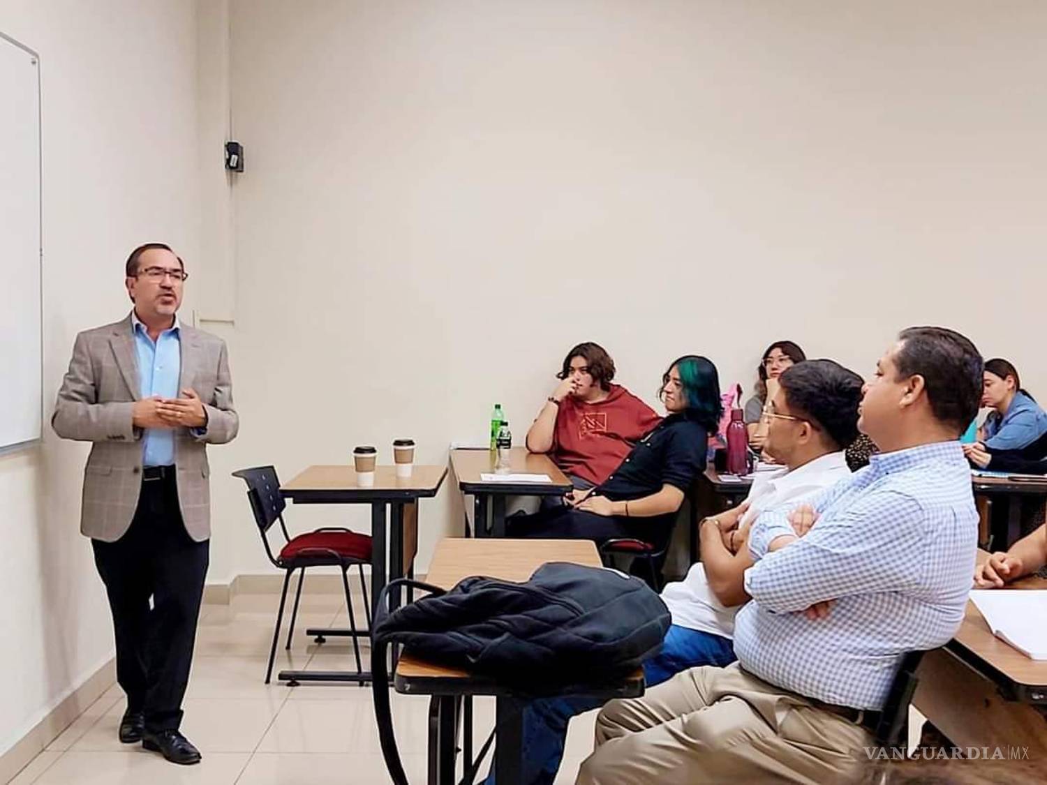 $!Fue además de reportero maestro, trabajó en la UNID y en la UANE, donde fue reconocido.