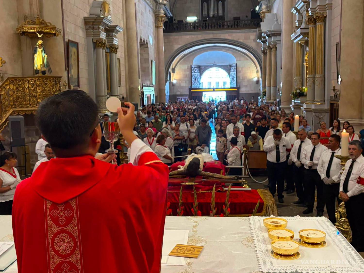 $!La Catedral lució abarrotada de católicos.