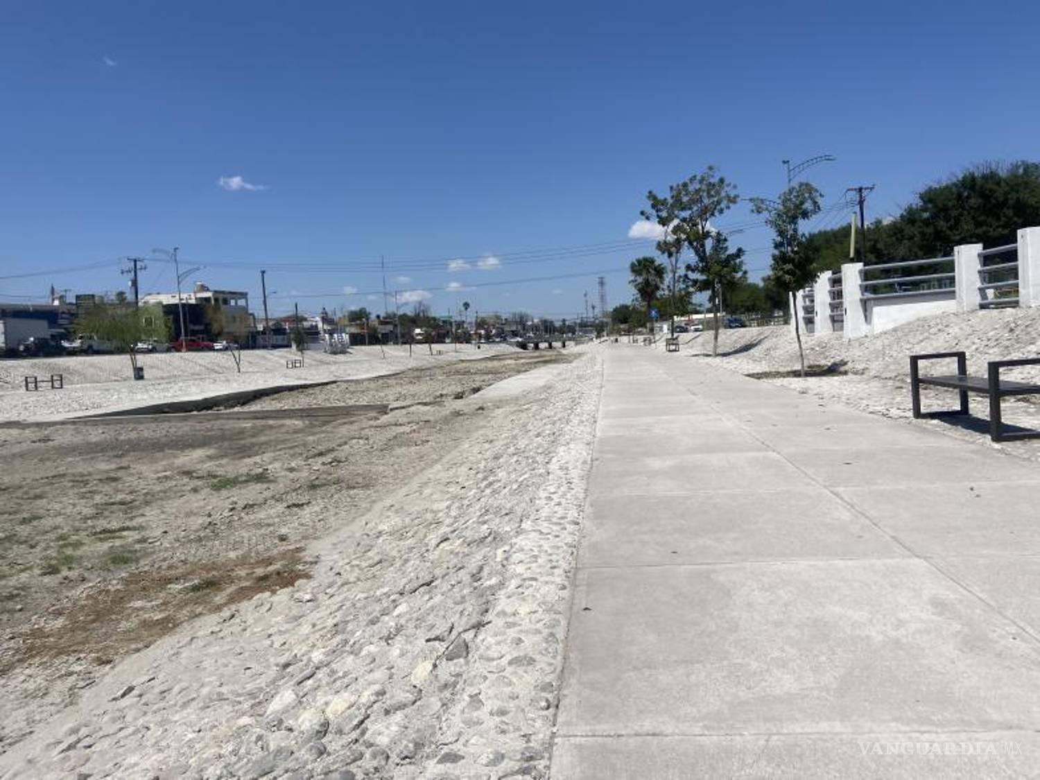 $!Lo que fue por un tiempo un atractivo turístico, ahora es concreto y tierra.