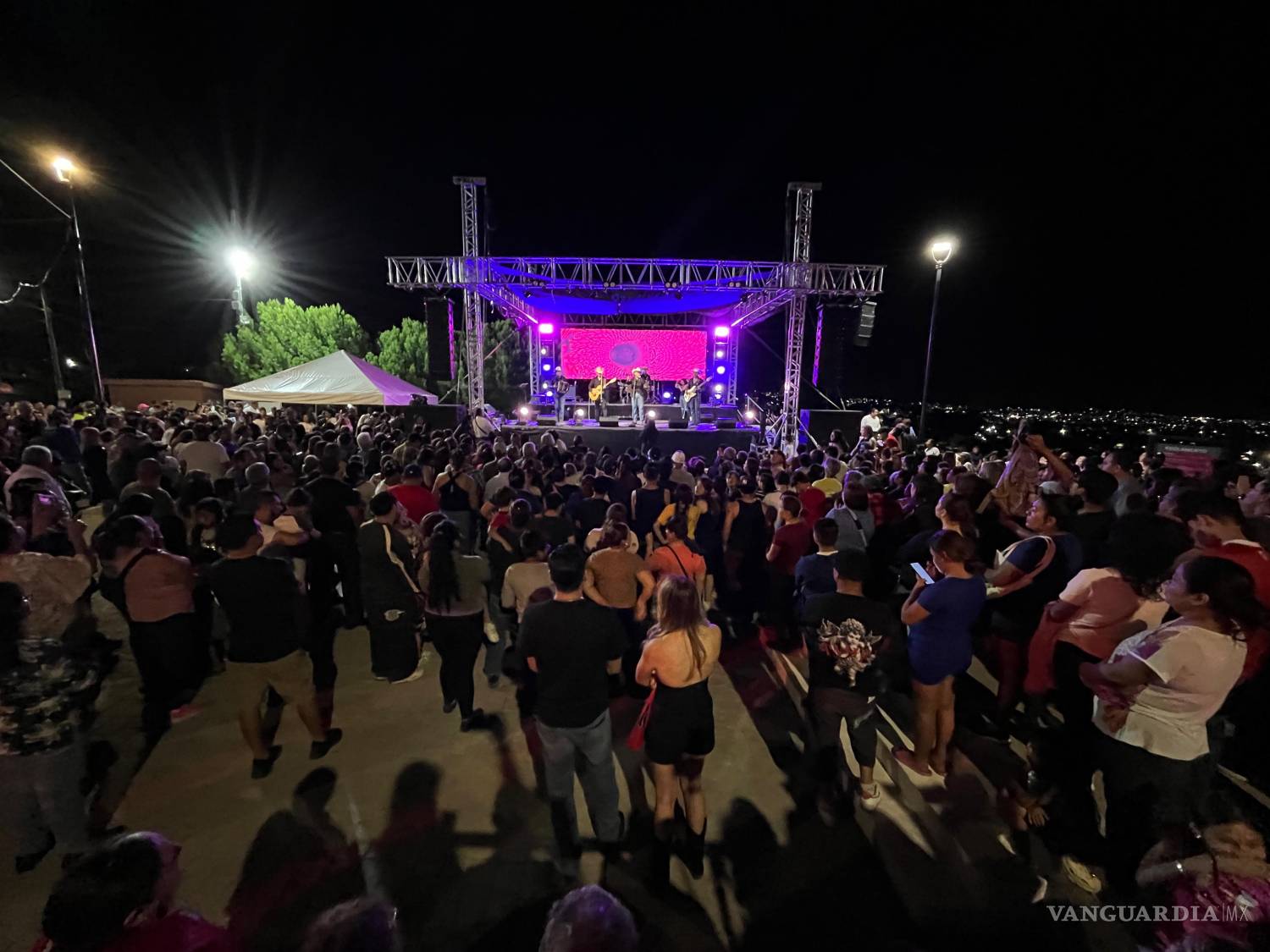 $!La velada contó con espectáculos musicales para celebrar a Saltillo.