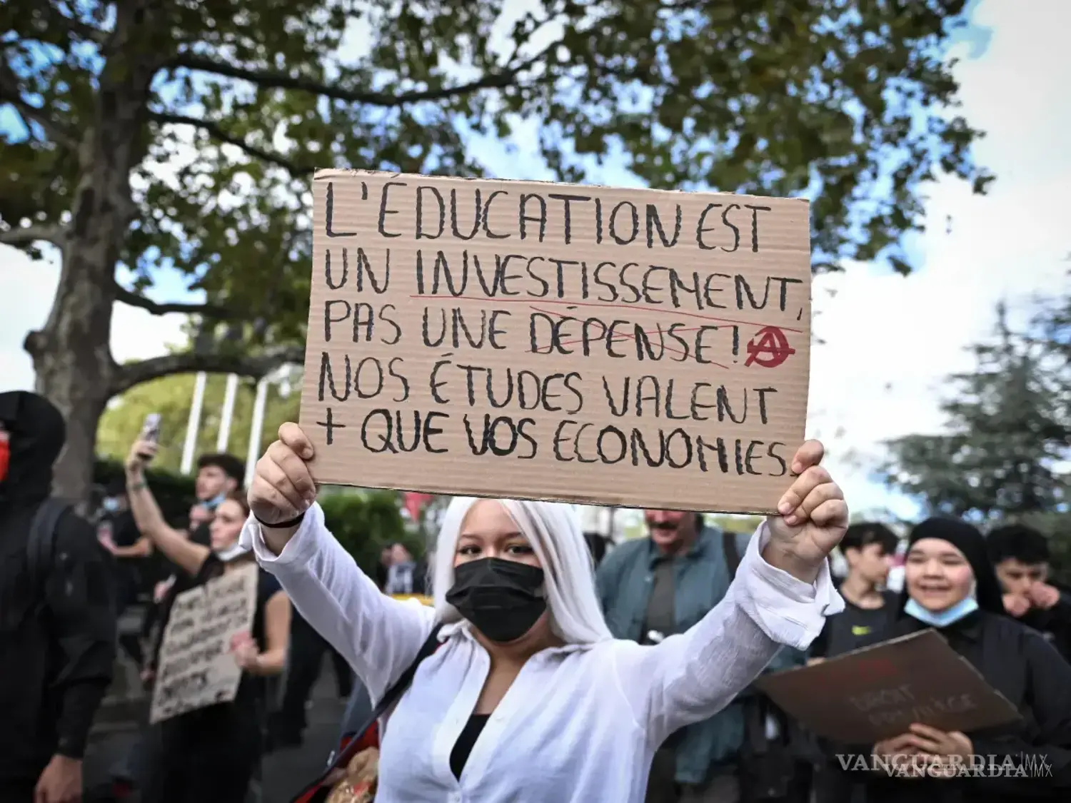 $!Francia anuncia toques de queda para ‘restablecer el orden’