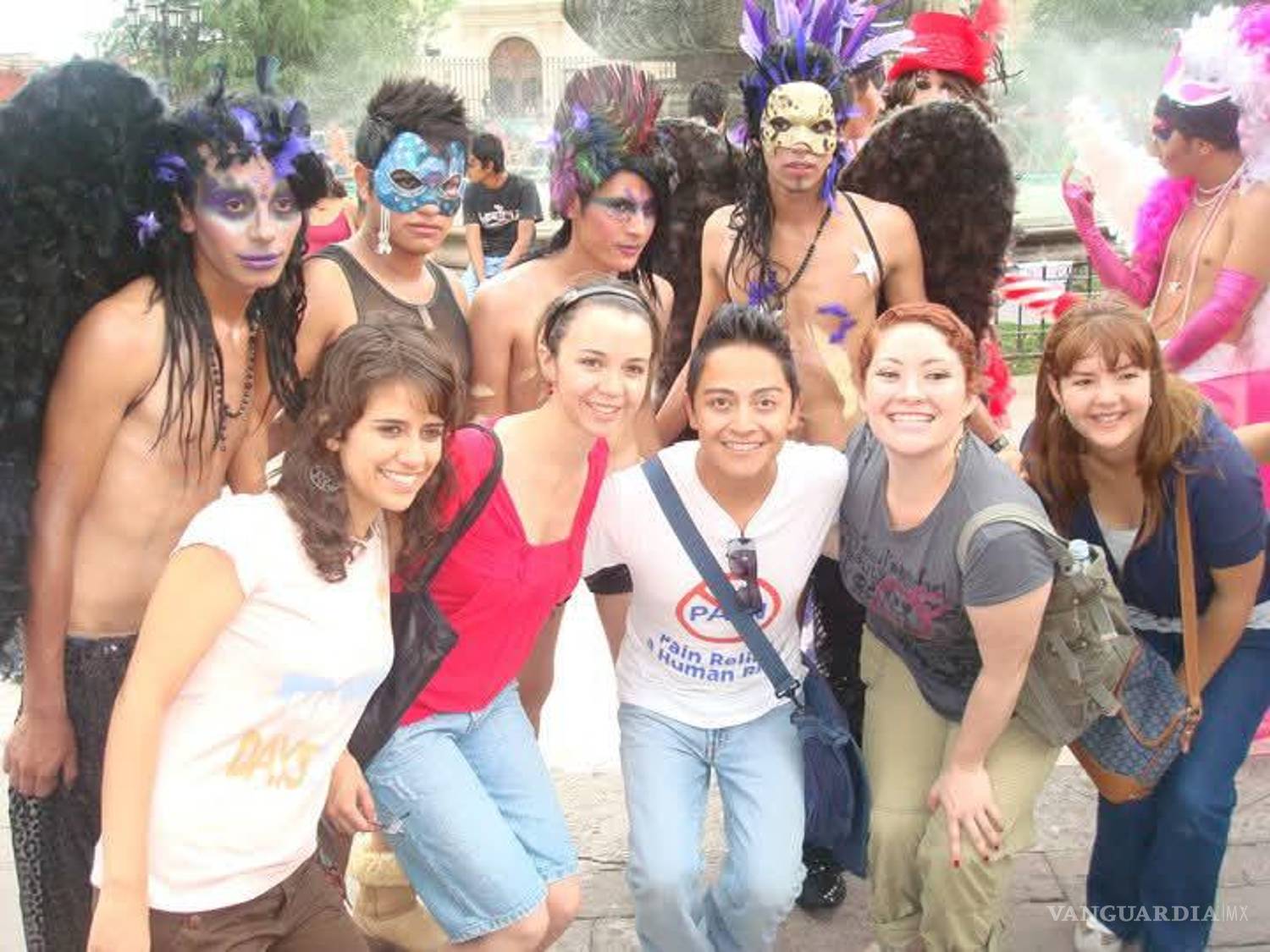 $!Expresar el afecto libremente en las calles es, para muchas personas de la diversidad sexual, un derecho conquistado tras años de lucha colectiva.