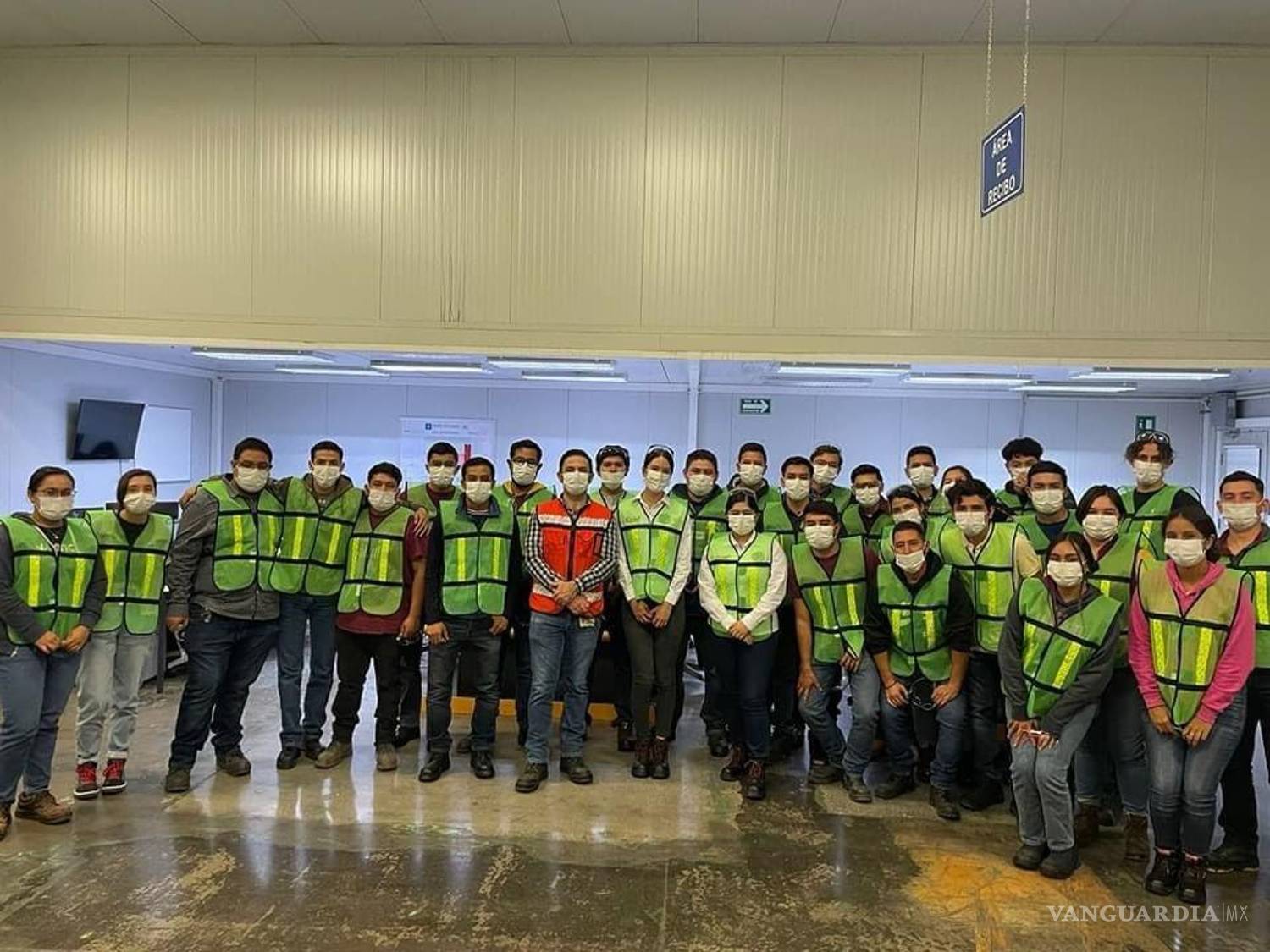 $!En Gigafactory, Tesla, de Austin no solo se fabrican autos eléctricos, de igual forma, se producen baterías y se produce energía solar.