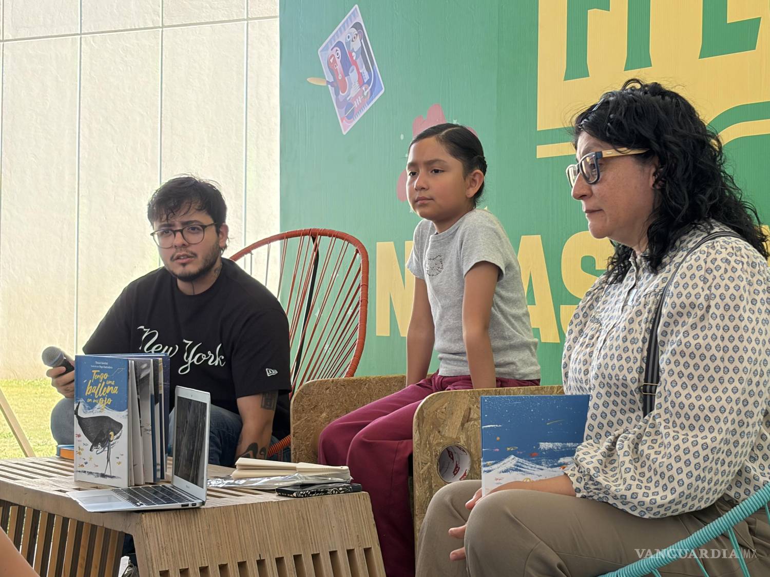 $!Thiasol Sánchez juega con la palabra como una niña con sus cubos