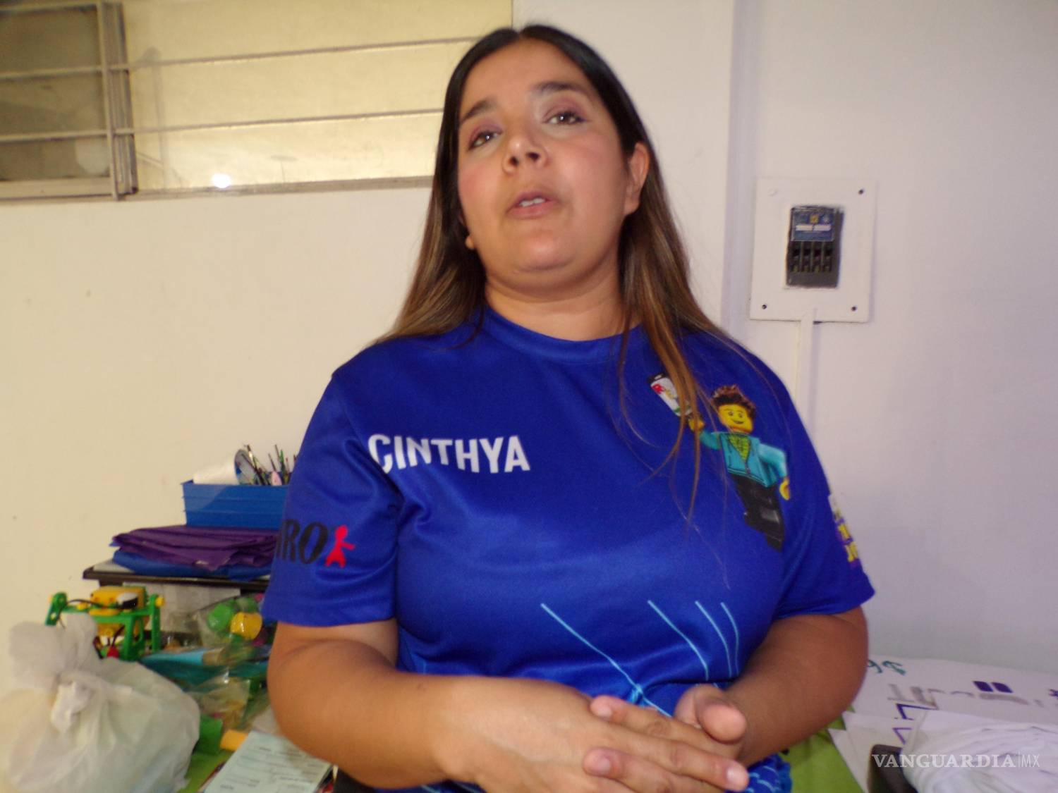 $!La directora de Rek México Saltillo pide apoyo para participar en certamen.