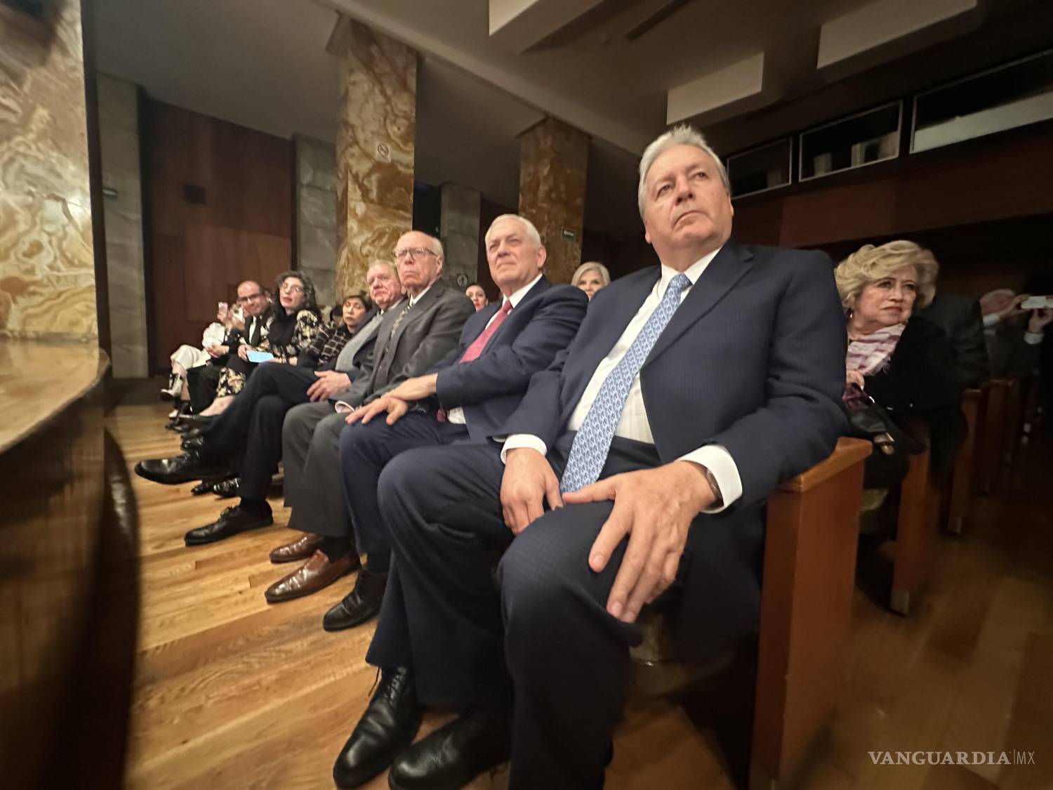 $!Saltillenses como el doctor José Narro y el ex alcalde José María Fraustro estuvieron presentes.