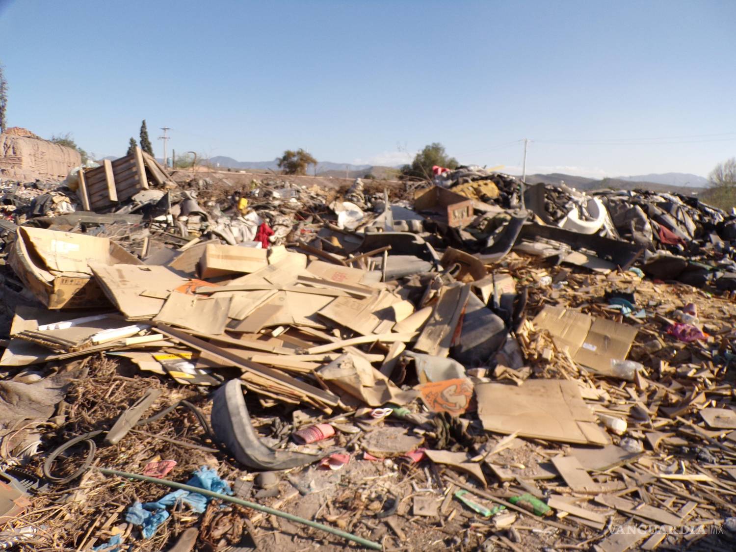 $!Madres de familia temen que la falta de higiene provoque brotes de enfermedades ante el incremento de las temperaturas.
