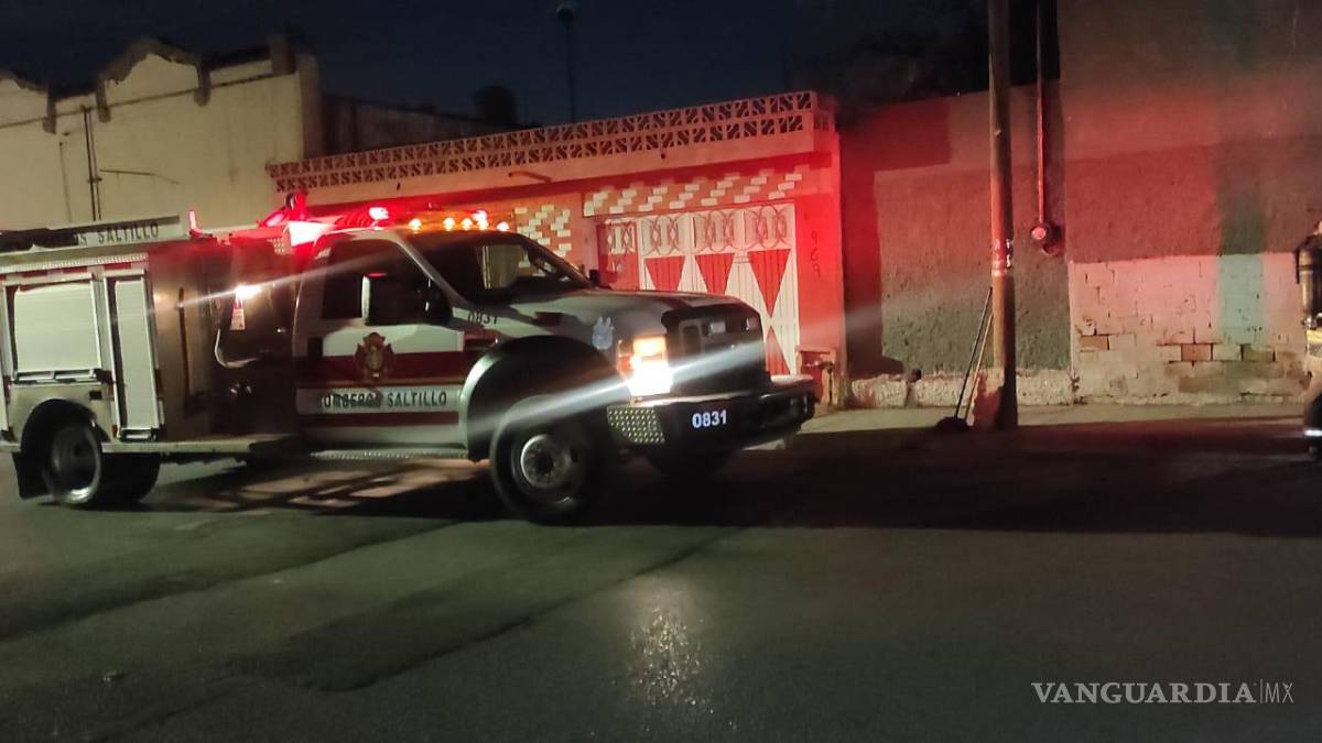 Incendio consume vivienda de adulto mayor en el Centro de Saltillo