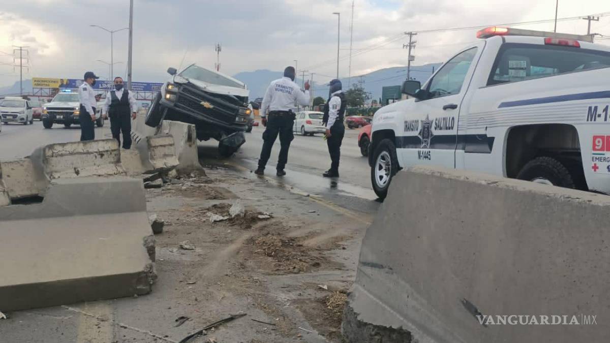 Choques provocan caos vial en el Fundadores