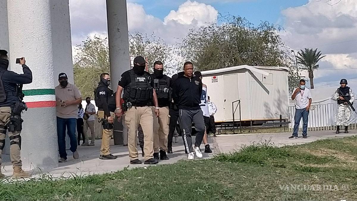 Se amotinan migrantes cubanos detenidos en Piedras Negras; reportan daños