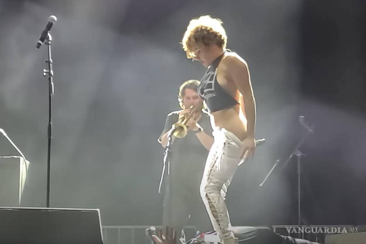 Vocalista de Brass Against, se orinó en la cara de un fanático en concierto (video)