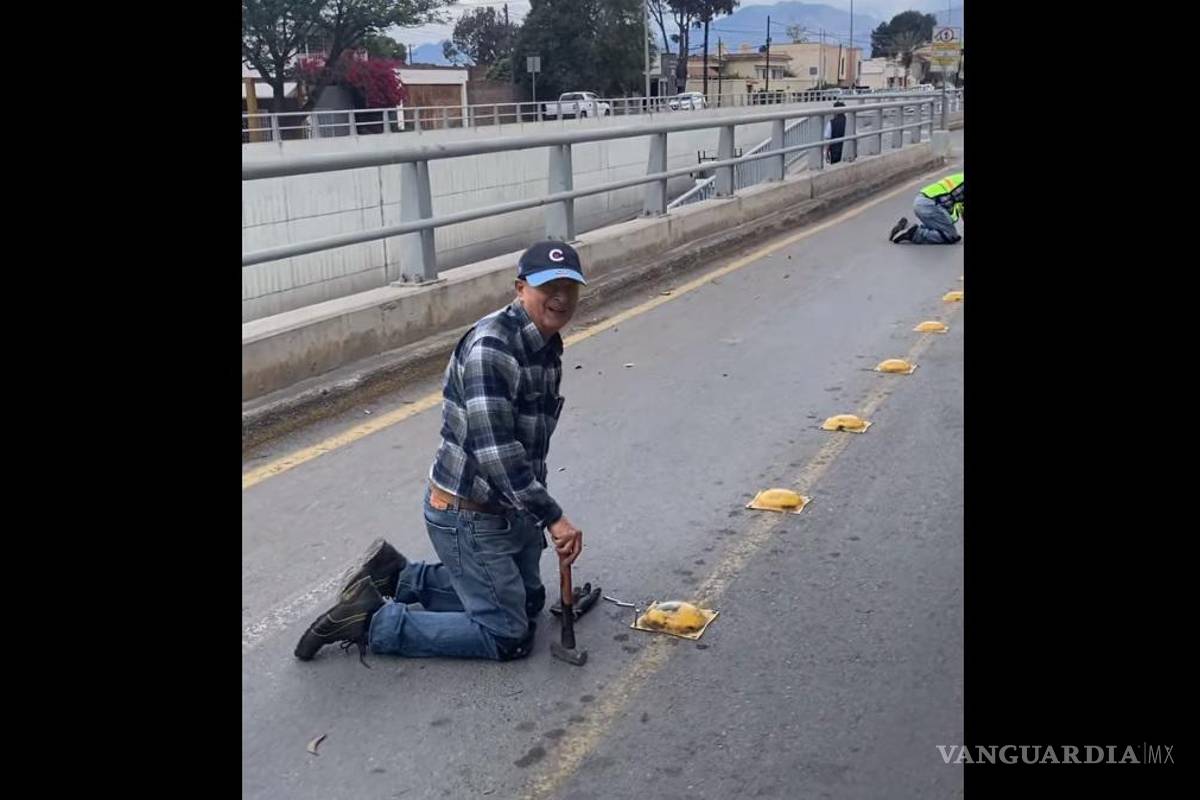 Rescatan ciudadanos ciclovía de Saltillo: colocan clavos faltantes a boyas que la delimitan