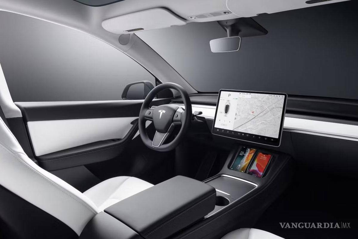 Tesla es investigado por informes de volantes que se caen