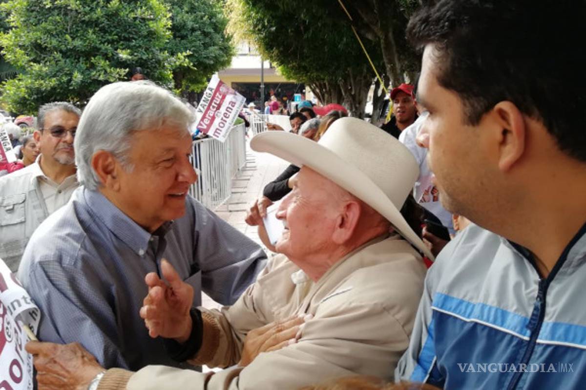 AMLO y su esposa se ponen cursis... y las redes se encienden