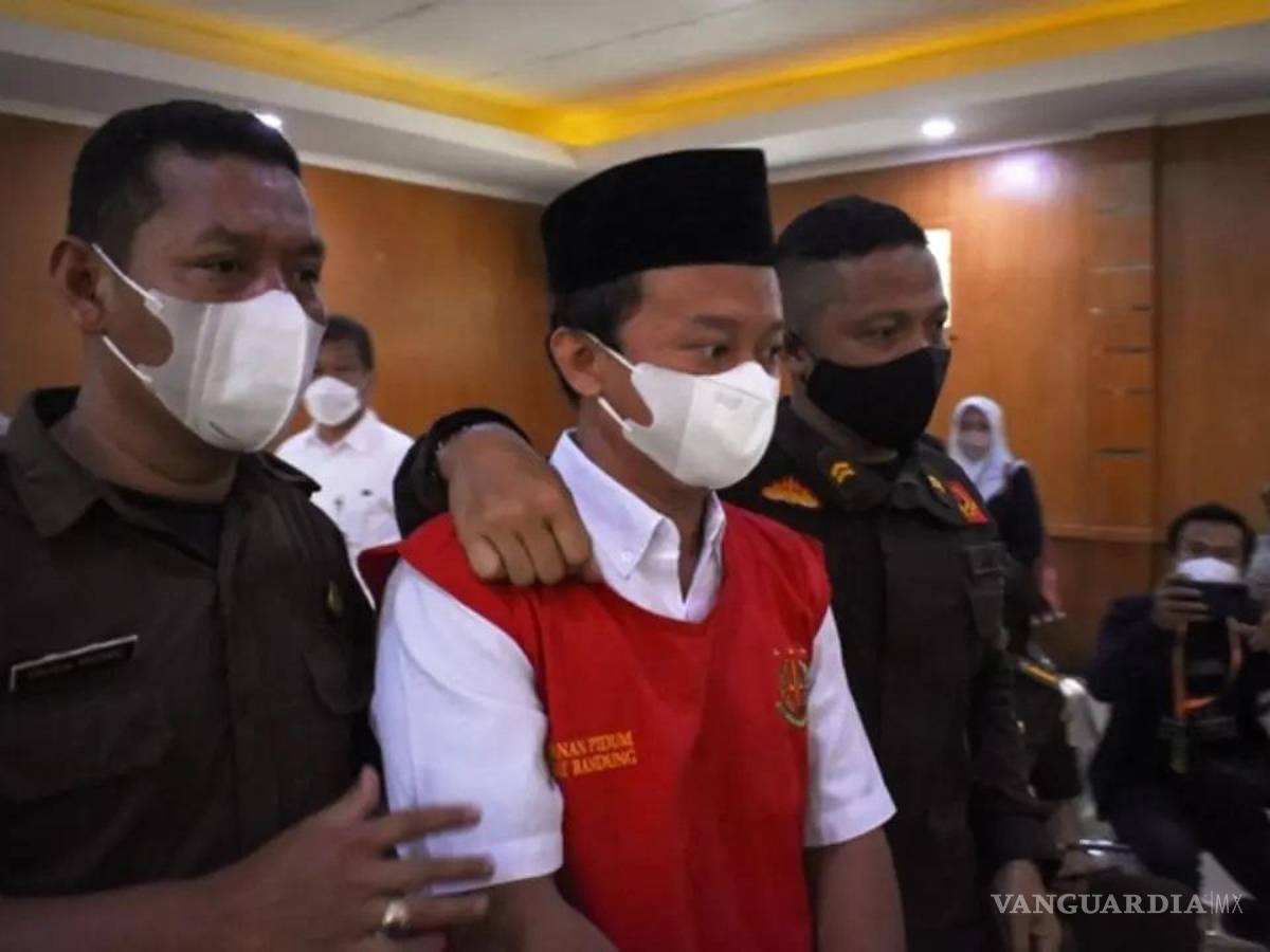 $!Profesor abusó de trece alumnas, embarazó a ocho; lo condenan a muerte