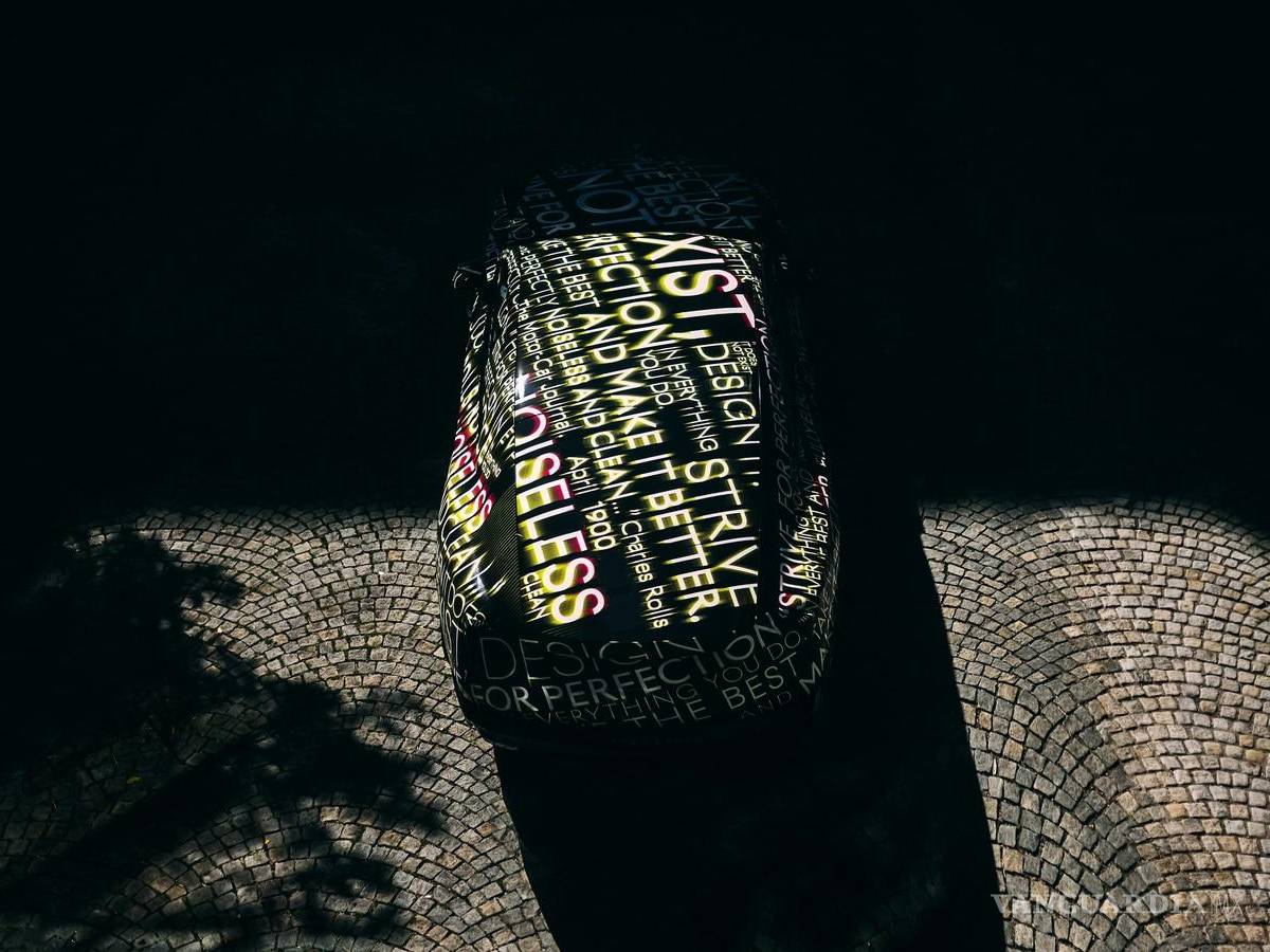 $!Rolls-Royce presentó su auto eléctrico Spectre; a partir de 2030 solo fabricará coches a batería