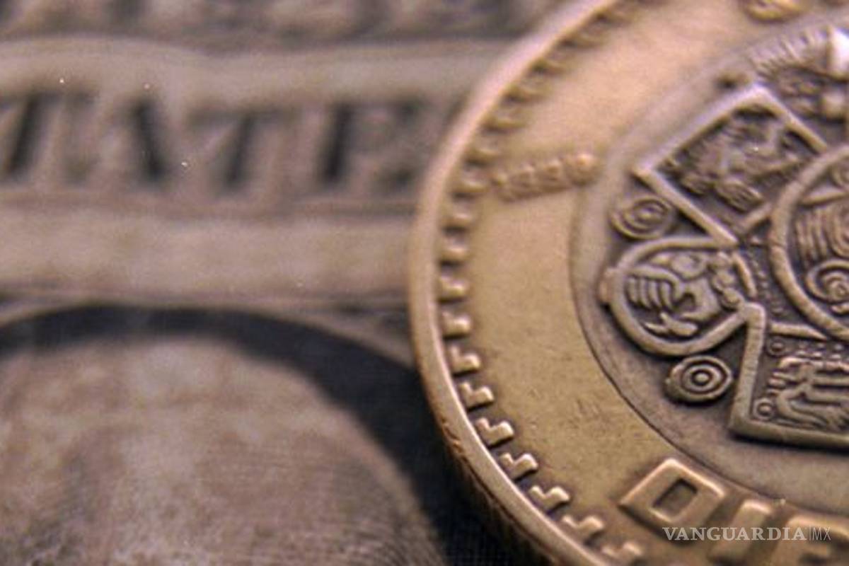 Ford 'atropella' al peso tras cancelar inversión en México