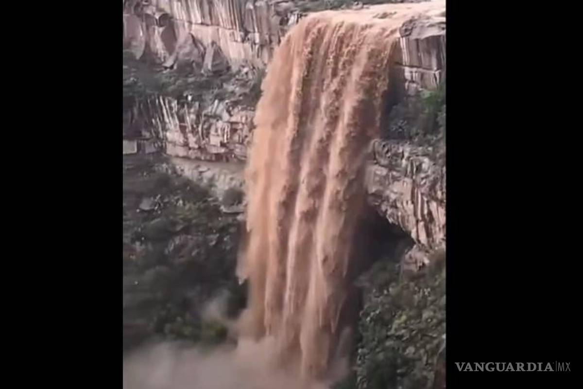 Cascada ‘El Salto’ deslumbra en Ramos Arizpe, mientras el Municipio atiende estragos por lluvias
