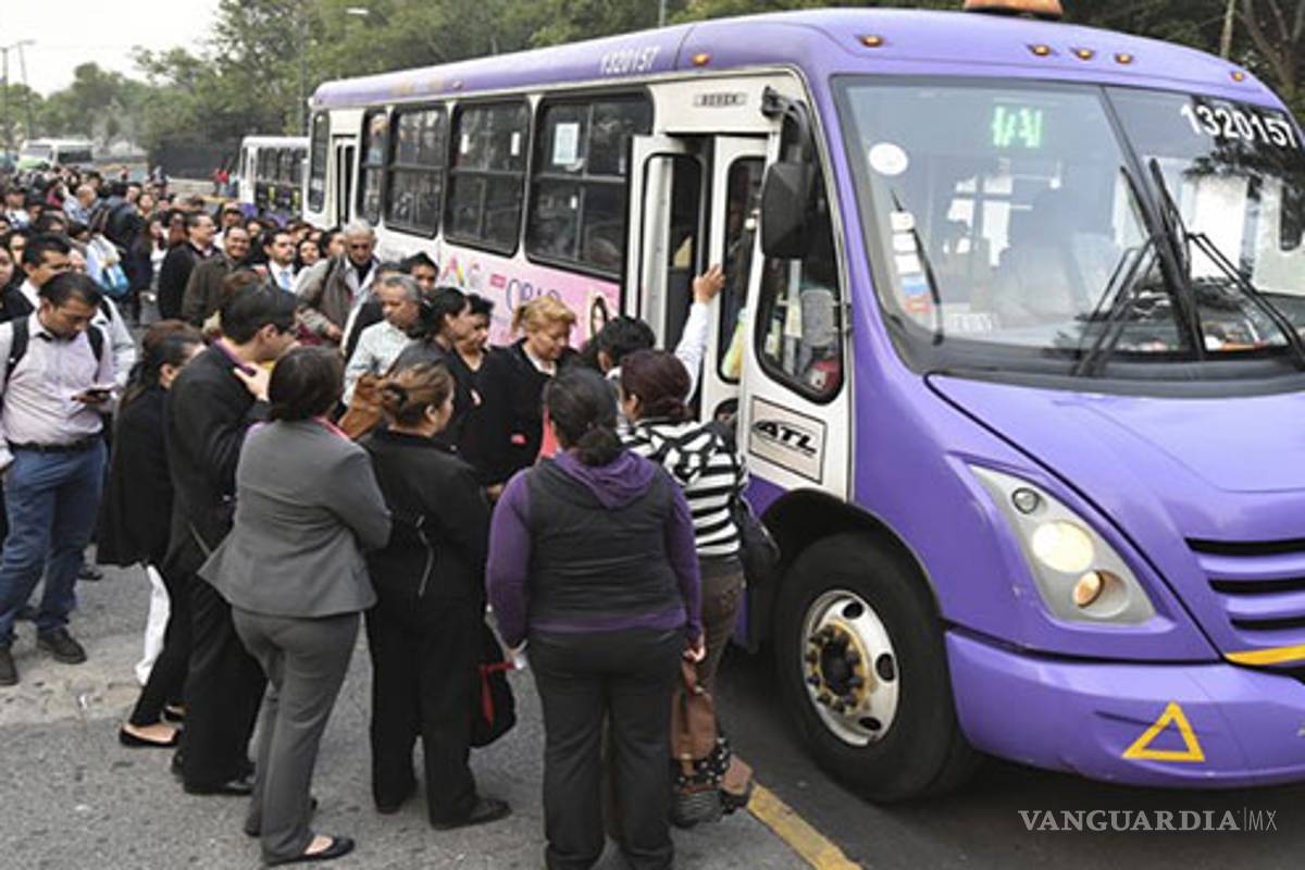 Aunque casi la mitad de los mexicanos se mueven por transporte público, se invierte muy poco en ello