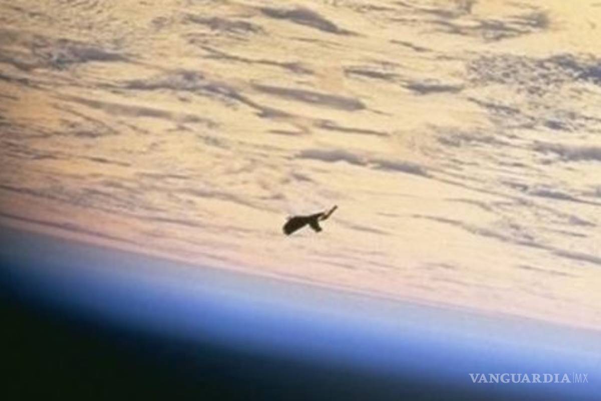 Aparece OVNI durante transmisión en VIVO de la NASA (VIDEO)