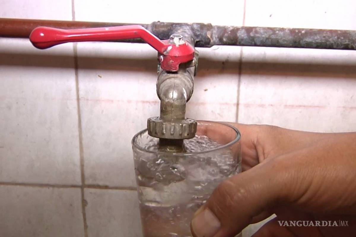 Simas Torreón niega altos contenidos de arsénico en el agua