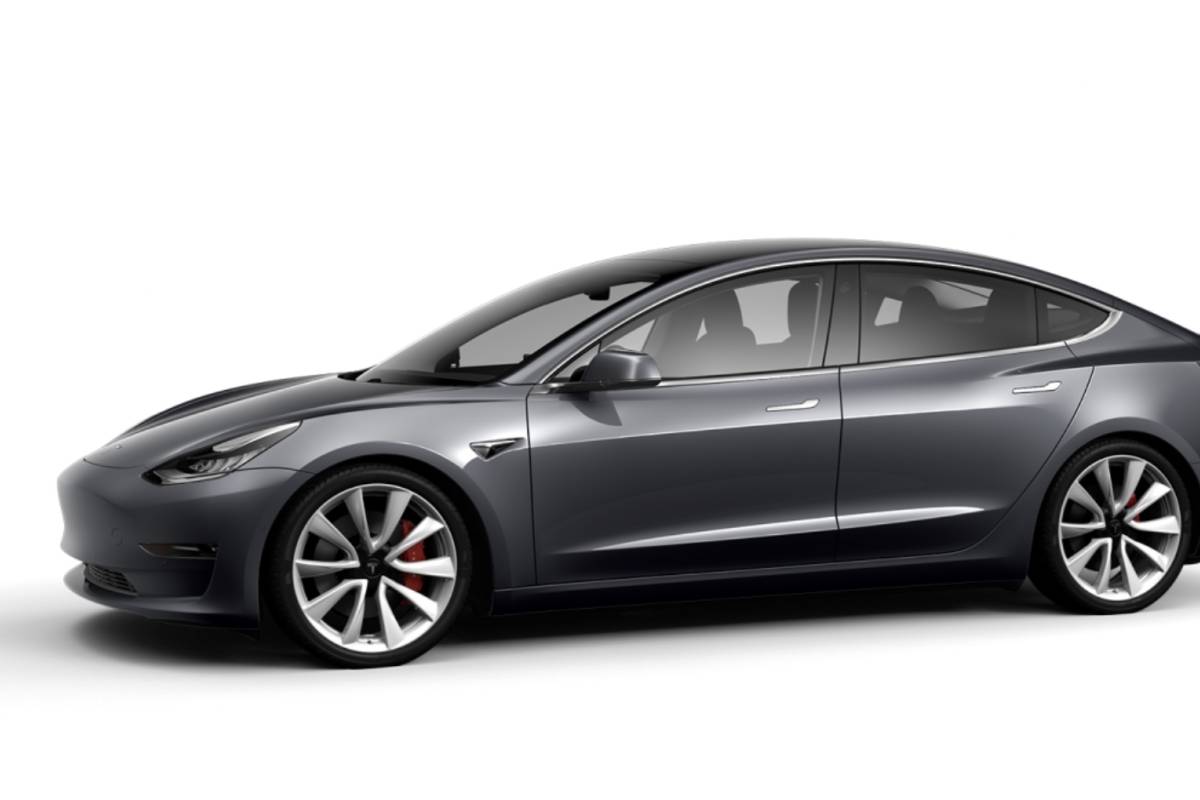 Tesla baja, un poco, el precio del Model 3