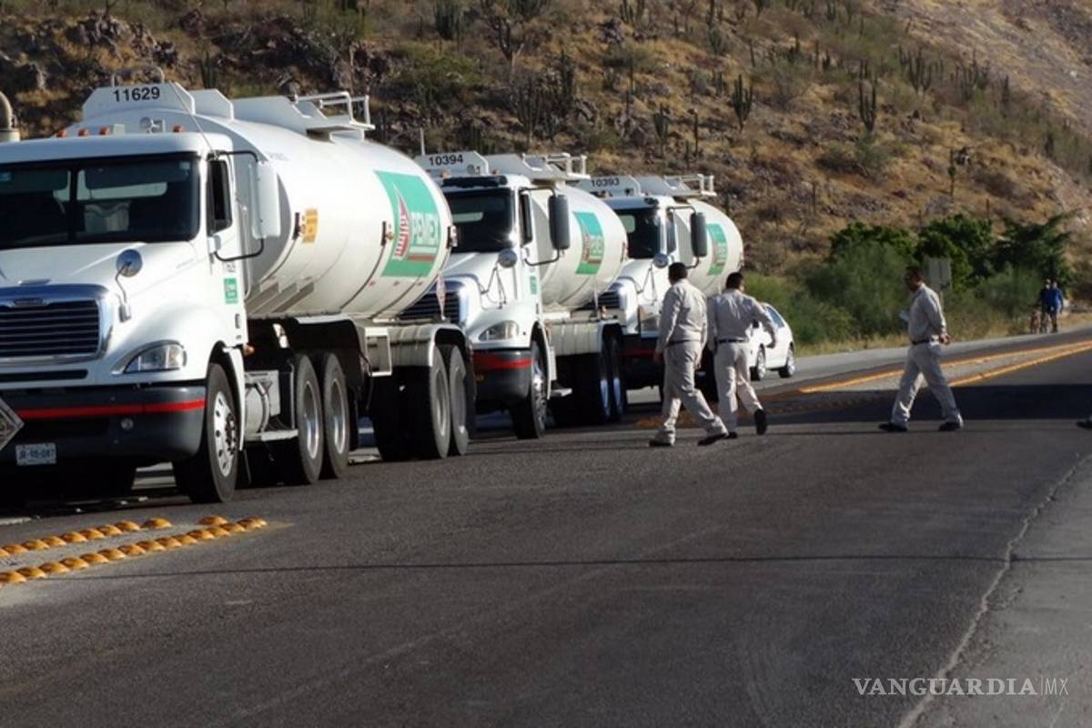 $!Contratar conductores de pipas sin experiencia es riesgoso, advierte exsecretario de Turismo