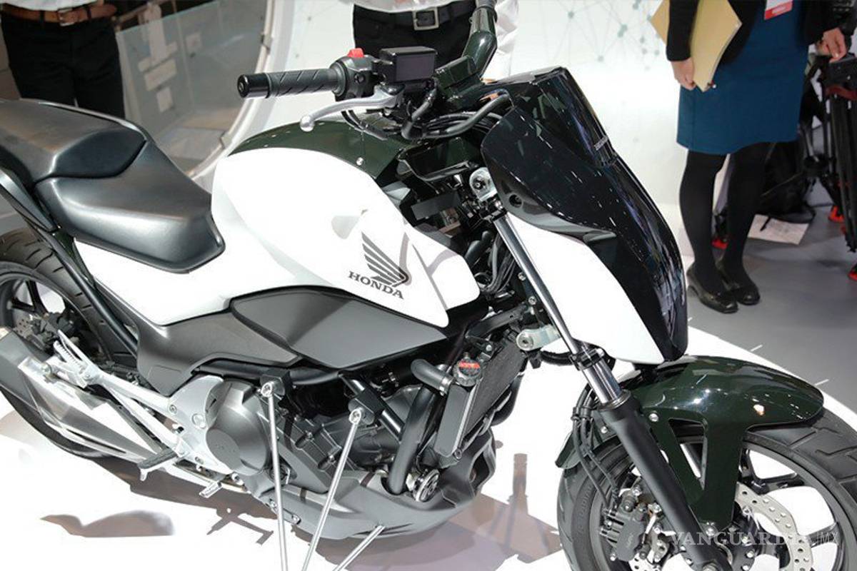 $!#CES2017: Honda crea una motocicleta que no se cae