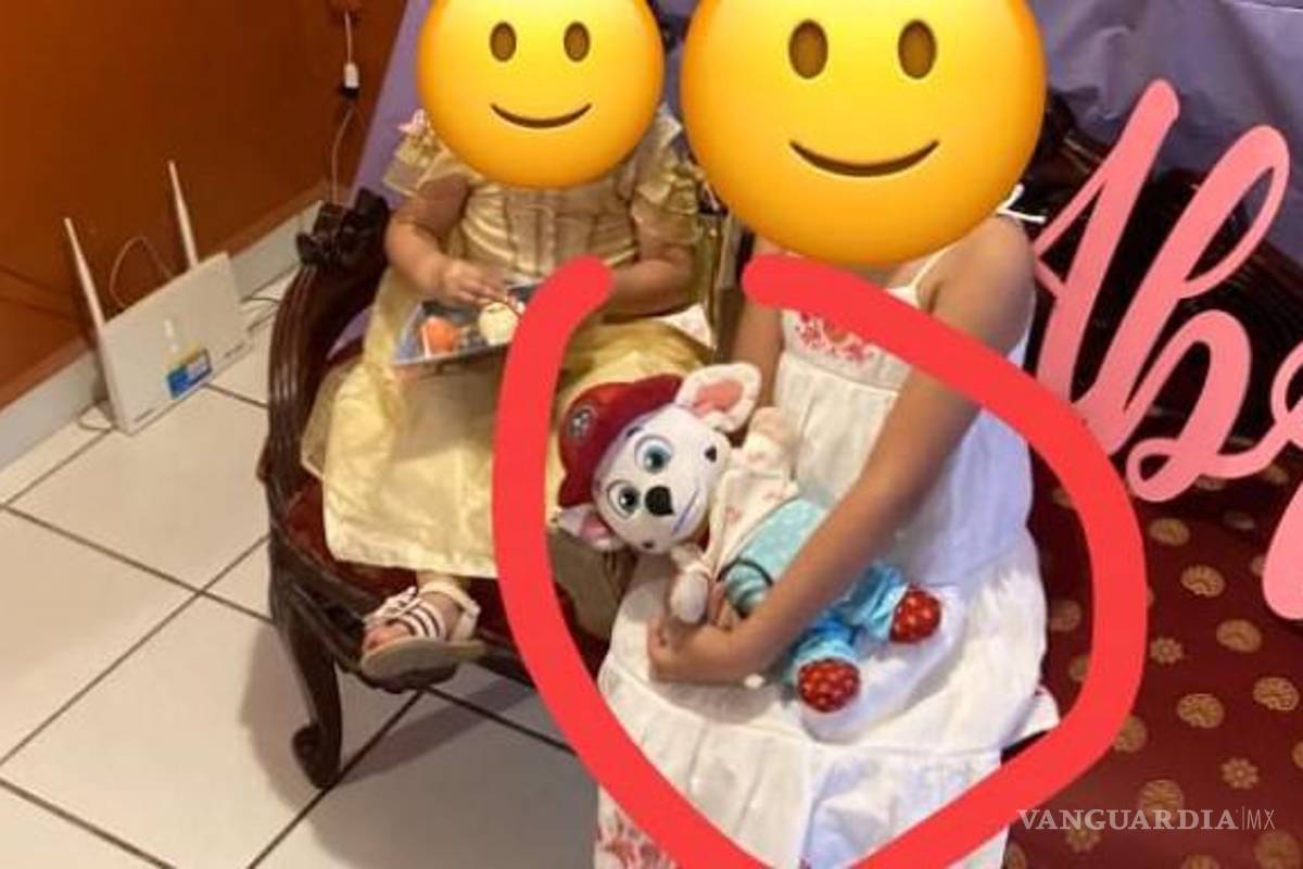 Madre busca desesperadamente el muñeco de apego de su hija en Saltillo: ‘Mi niña está muy triste’