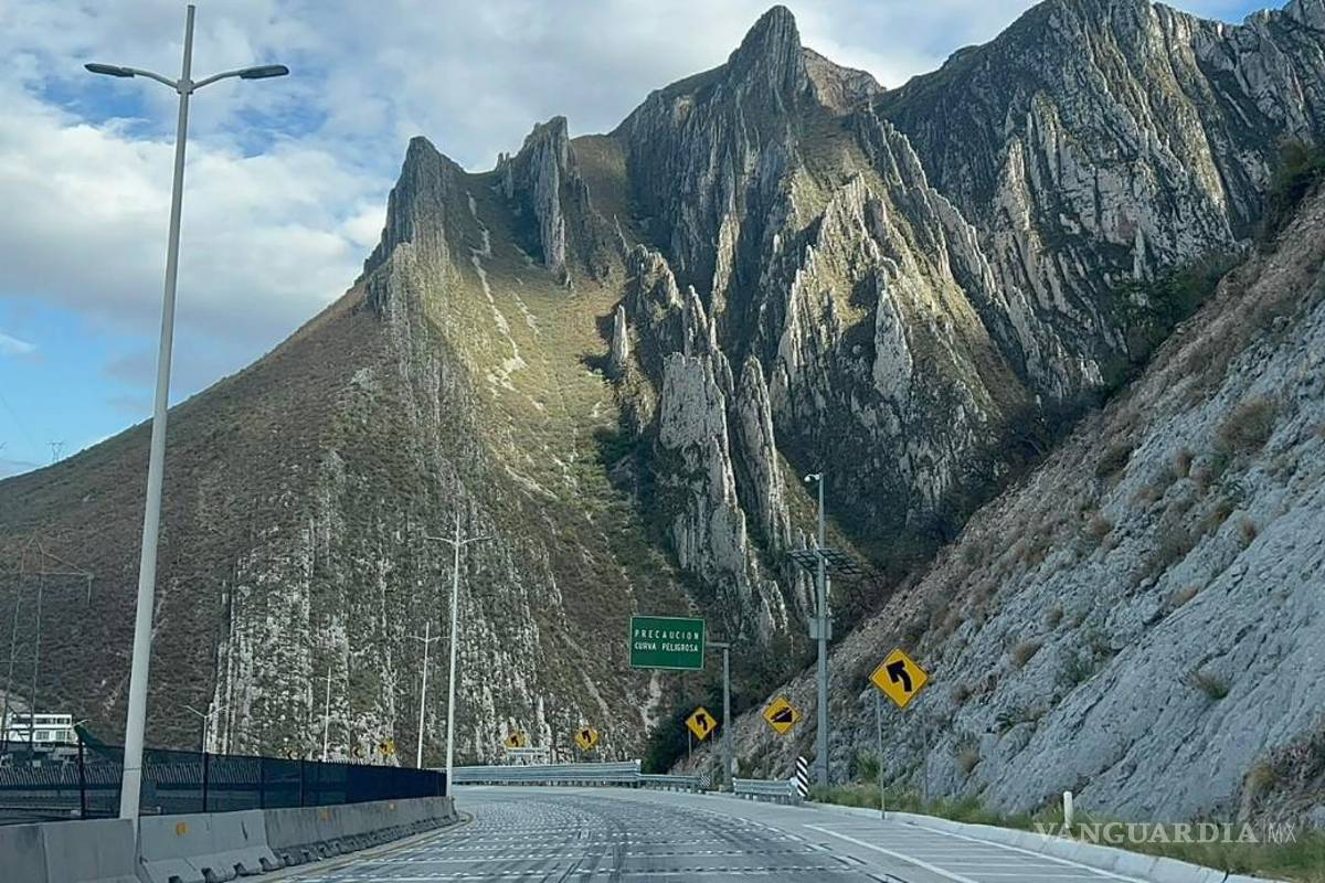 Por frío, alista concesionaria sal, puestos de guardia y removedora de obstáculos en la autopista Sal-Mon