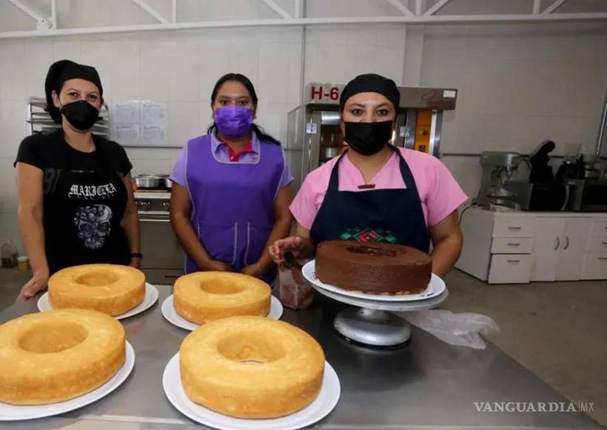 Talleres del DIF Saltillo ofrecen la oportunidad de aprender pastelería, pintura, corte y más