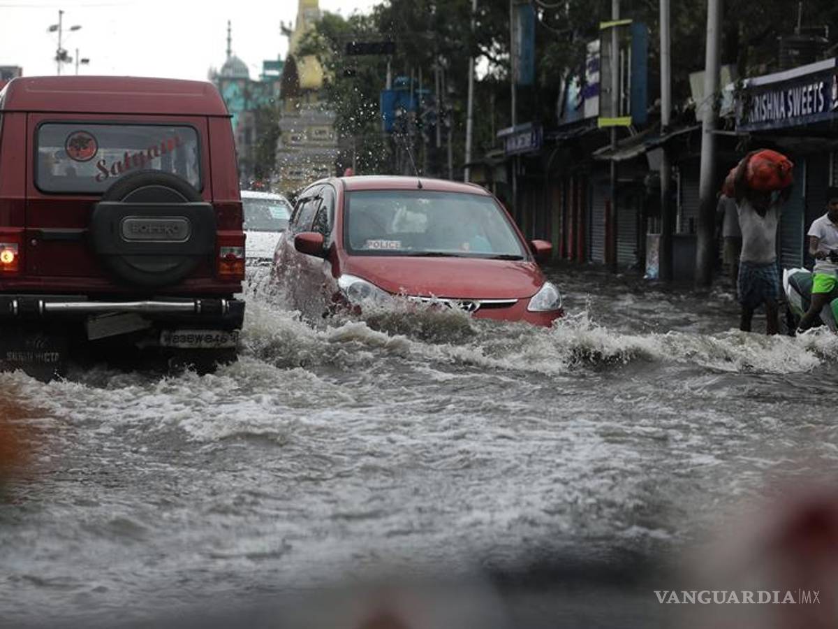 $!Super ciclón Amphan arrasa y destroza todo lo que se interpone en su paso por la India y Bangladesh (fotos)