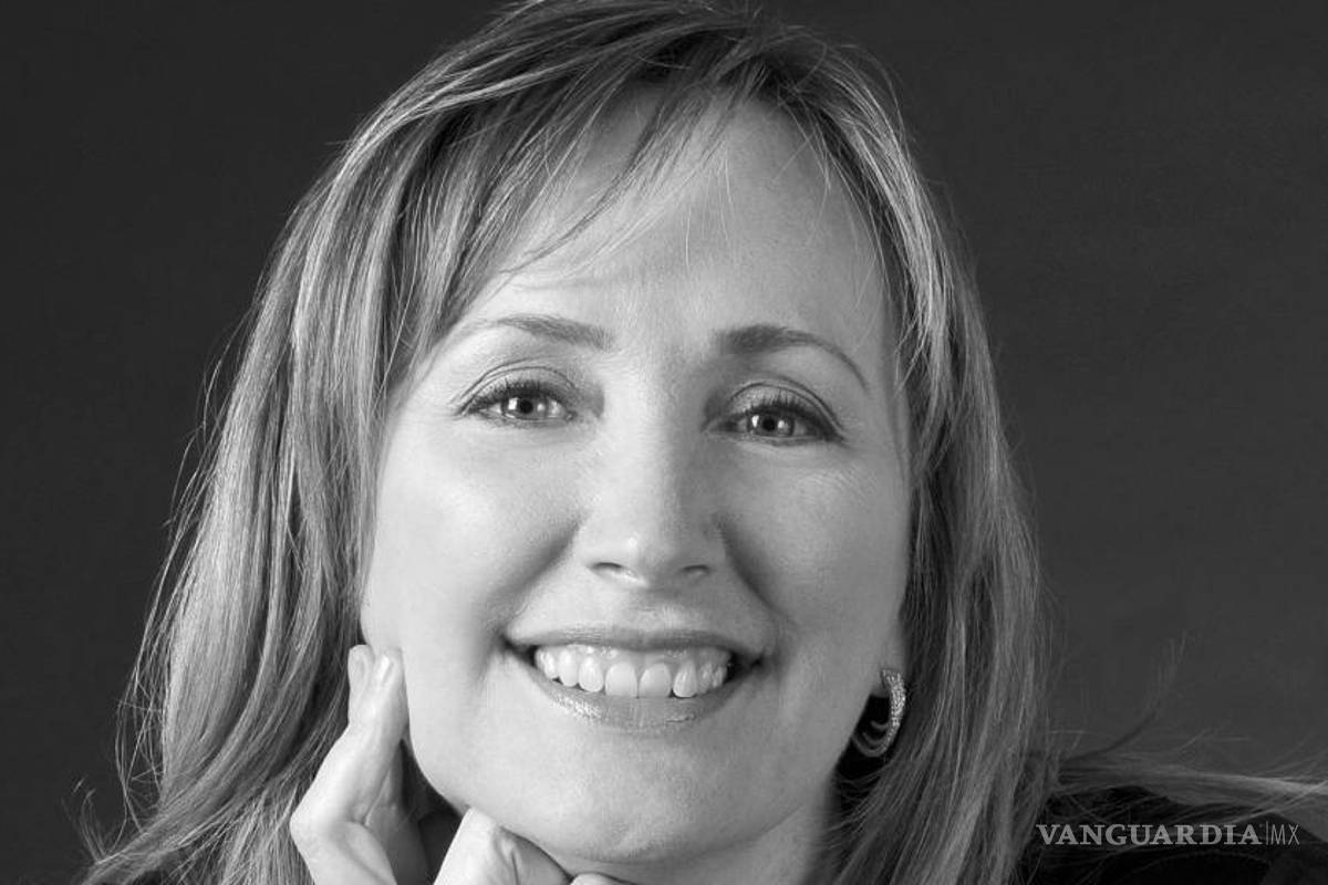 Presenta Sofía Segovia "El murmullo de las abejas en España