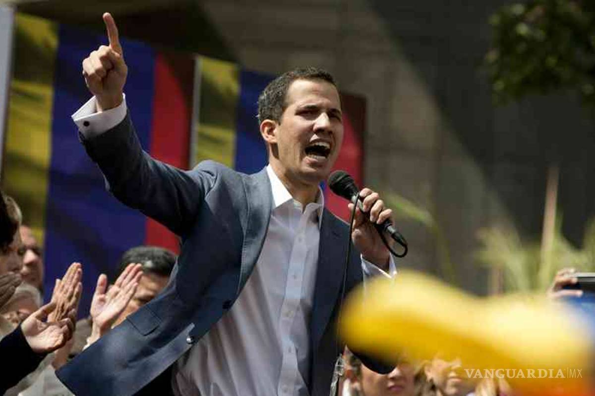 Caos en Venezuela, Guaidó se proclama presidente y Trump lo reconoce: 'Maduro es ilegitimo'; AMLO lo niega