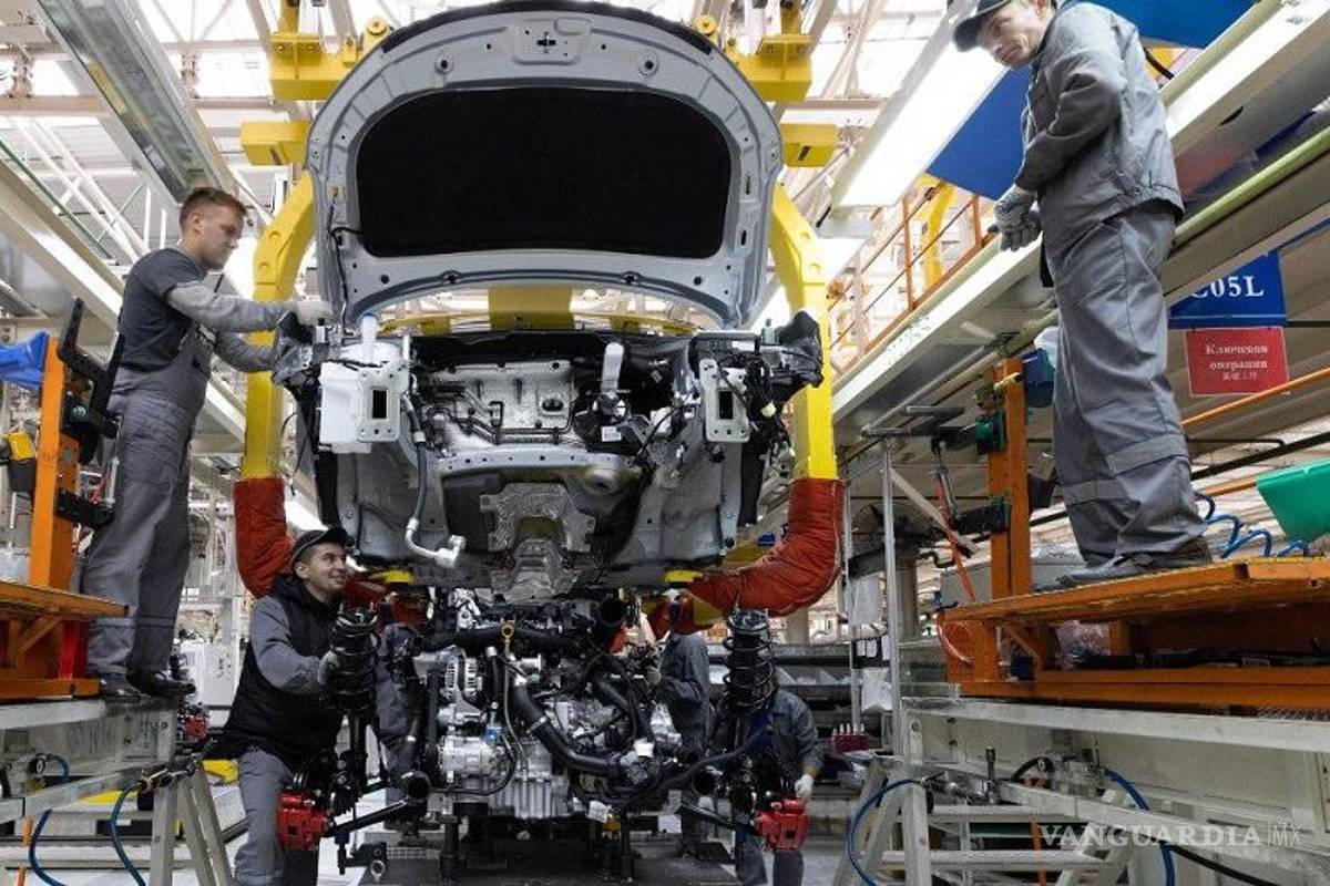 Sector automotriz: Caen producción y exportación durante noviembre; ventas tienen un respiro