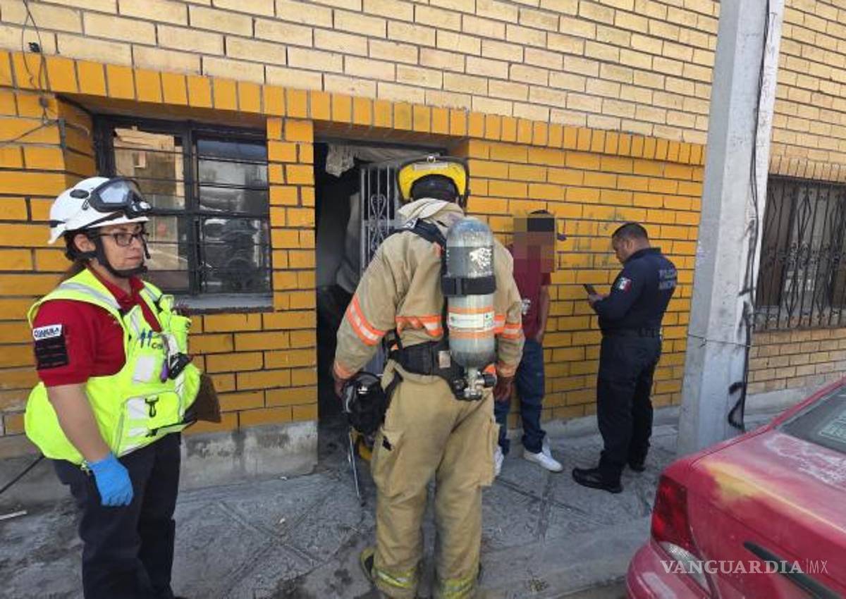$!Tras controlar la situación, los bomberos ventilaron el domicilio para eliminar el humo acumulado y evitar riesgos para los habitantes del sector.